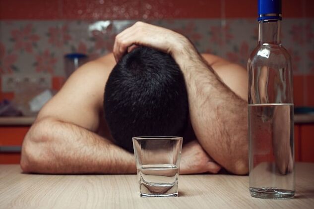 Muški alkoholizam, što dovodi do fatalnih posljedica za tijelo