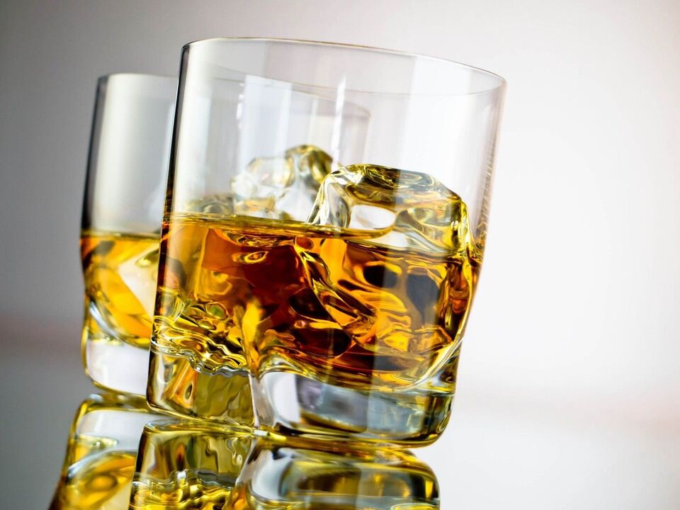 Alkohol, koji uzrokuje fizičku i psihičku ovisnost kod žena